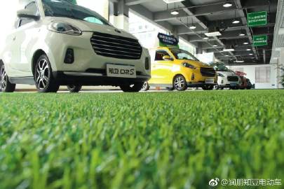 润朋科技与知豆电动车 绿色出行的创新引擎